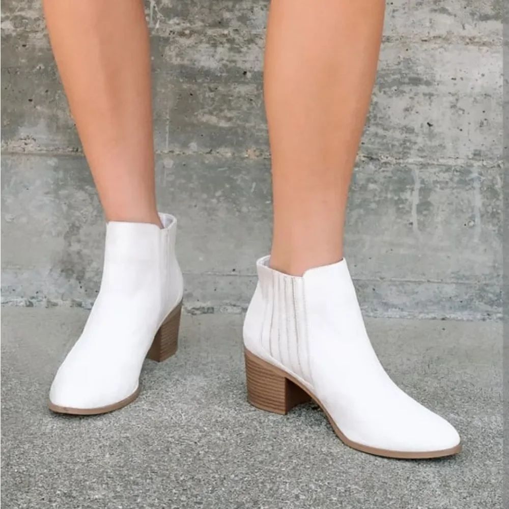 BRAND NEW QUPID LOW BLOCK HEEL POINTED TOE BOOT